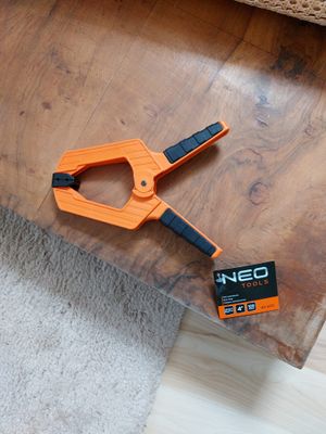 NEO Ścisk sprężynowy 4''/100 mm