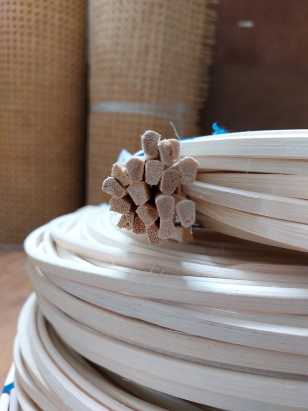 Kołek trapezowy rattanowy 7/5/3 AAA Superior - 1 mb
