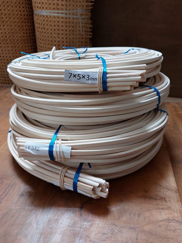 Kołek rattanowy trapezowy 7/5/3 mm AAA Superior – 500 g Kołek rattanowy trapezowy 7/5/3 mm AAA Superior – 500 g