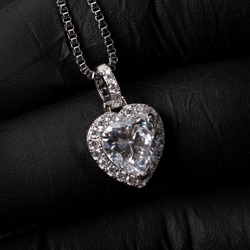 Women&#39;s White Gold Plated Iced Cz Mini Heart Pendant Chain Necklace