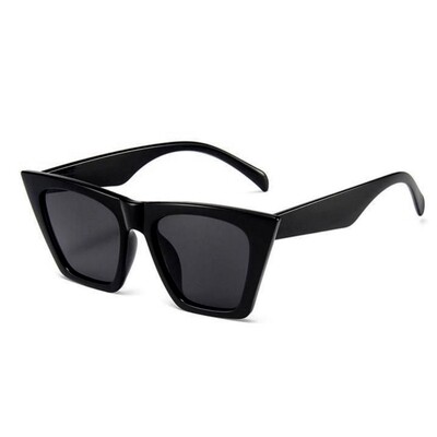 Women&#39;s Cateye Trendy Style Black Classic Oversized Square Polarized Sunglasses