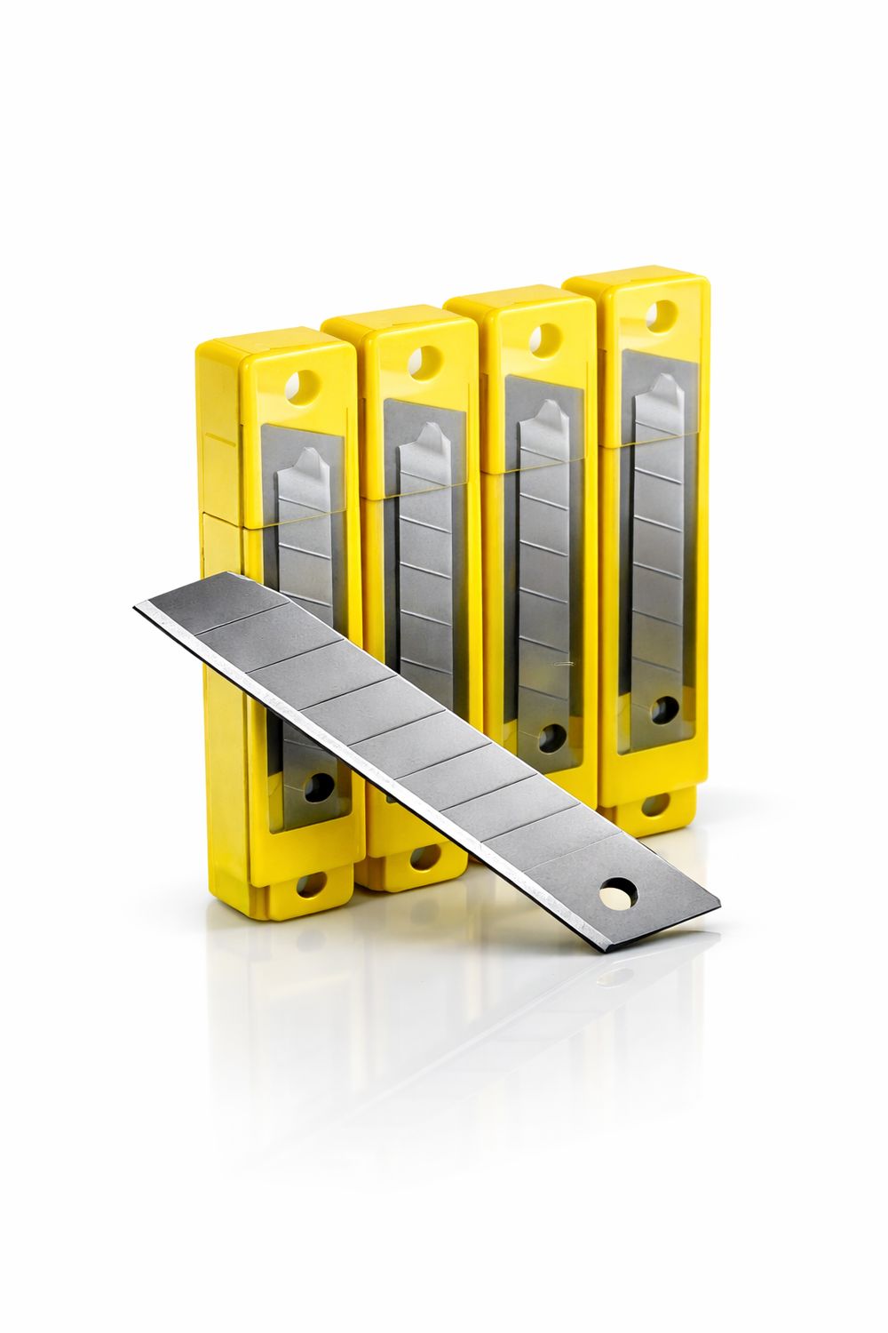 شفرات مشرط تقطيع احترافية قابلة للكسر – عرض 18 مم – علبة توزيع آمنة