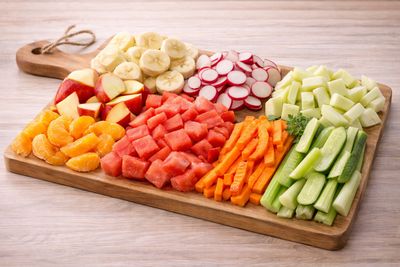 Owoce i warzywa gotowe do zjedzenia