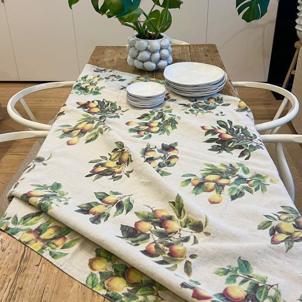 Como Tablecloth Lemons
