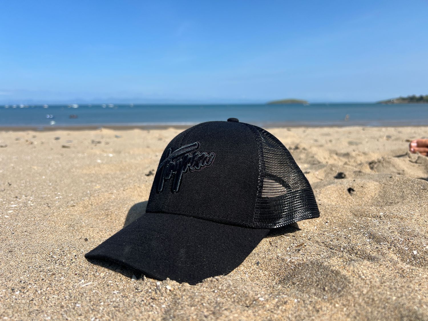 Tingram Snapback - Blackout Edition