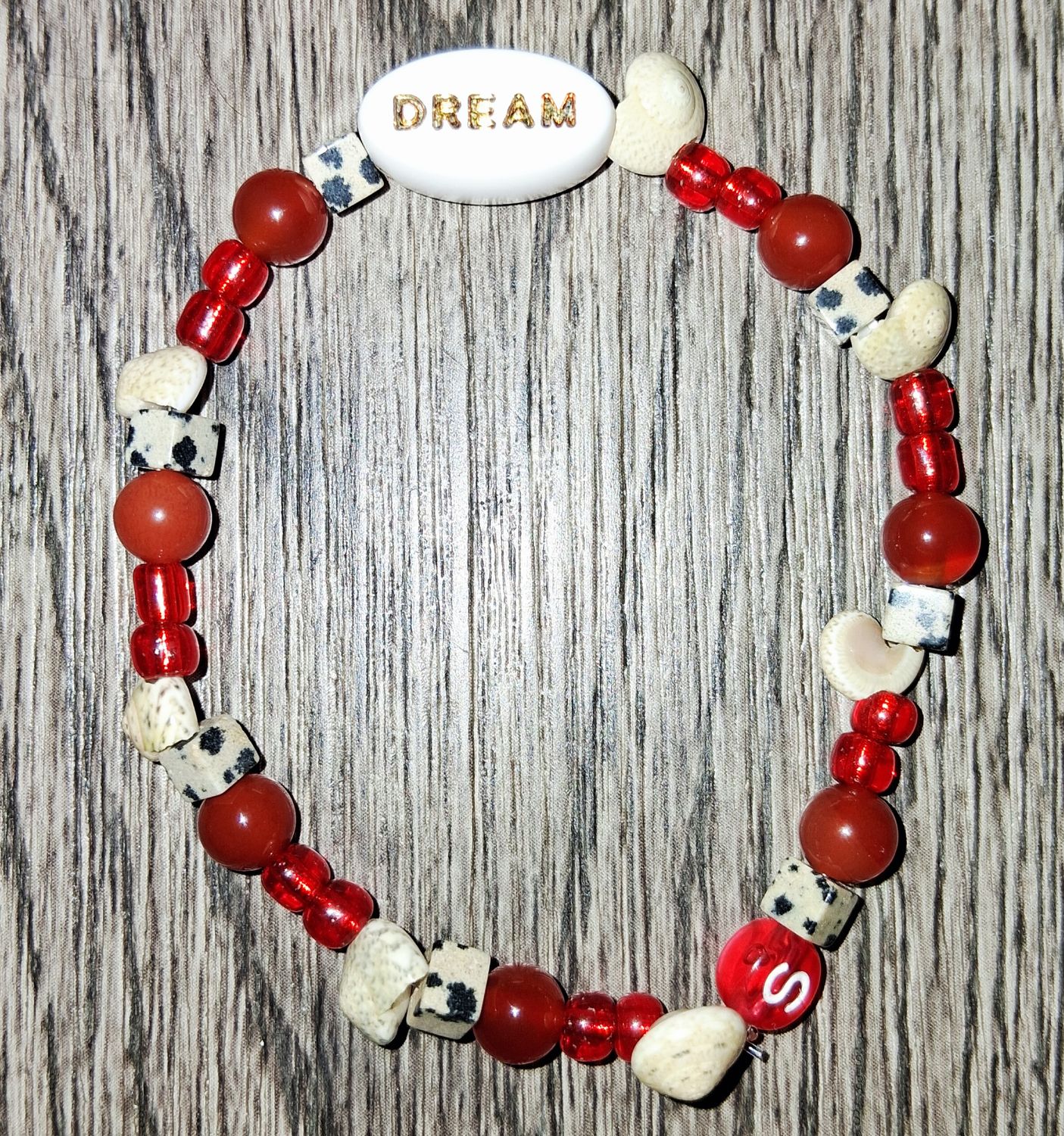 "The Dreaming Red Seashell" Women's Beaded Bracelet by SHYNAI