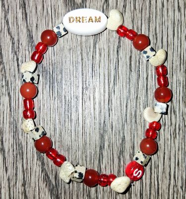 "The Dreaming Red Seashell" Women's Beaded Bracelet by SHYNAI