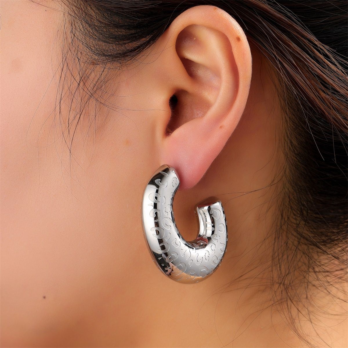 Leopard Hollow Hoop - Silver