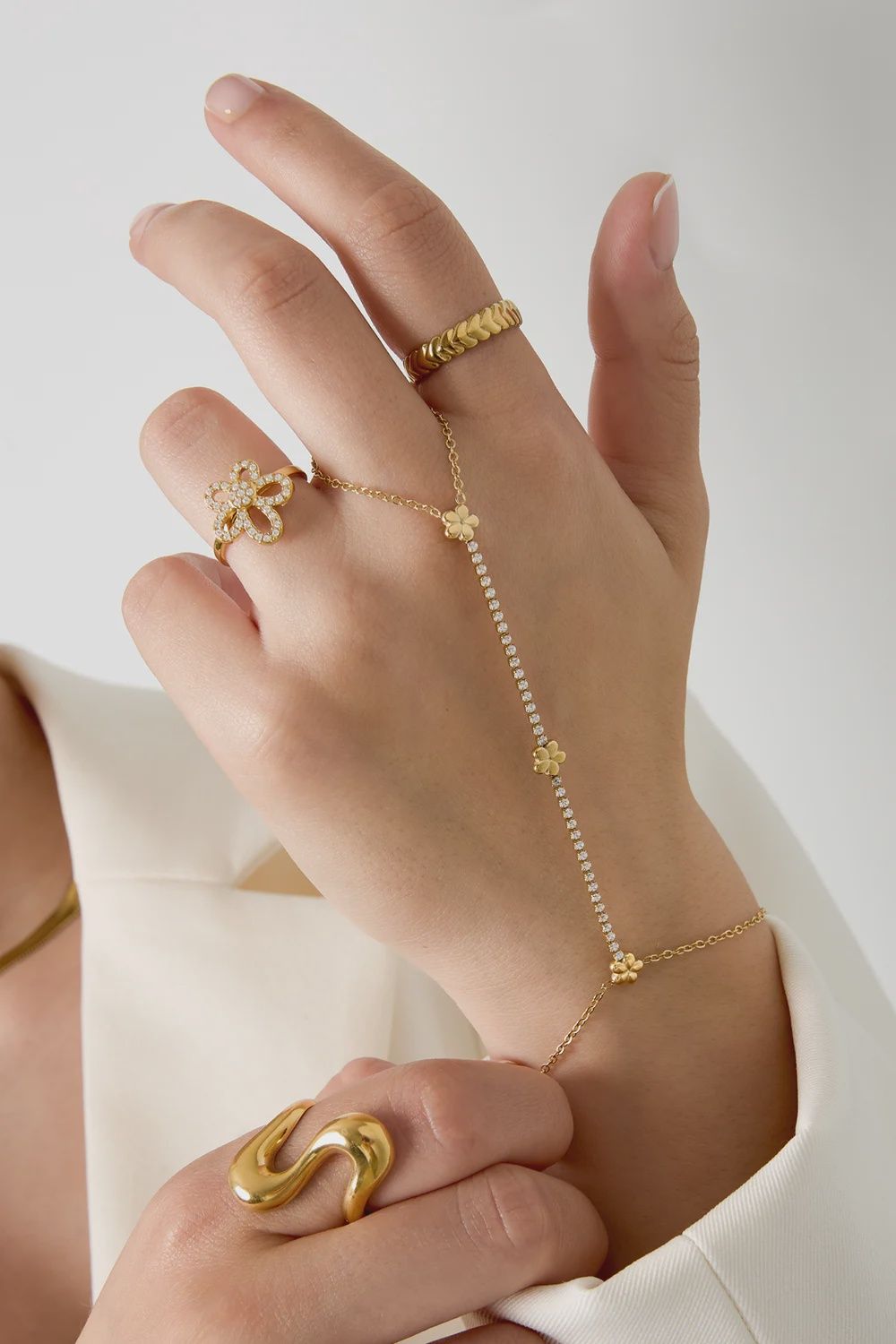 Handchain Flowers - Gold
