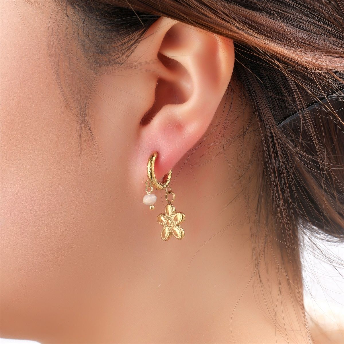 Small Stone + Flower Hoop - Gold / Taupe