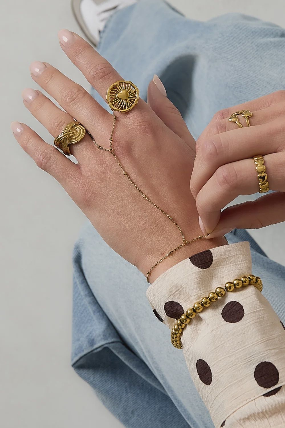 Handchain Balls - Gold