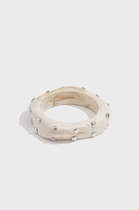 Resin Big Bangle - Beige / Silver Studs