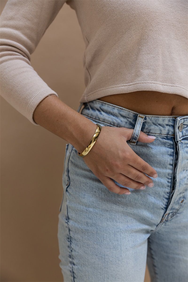 Classic Bangle L - Gold