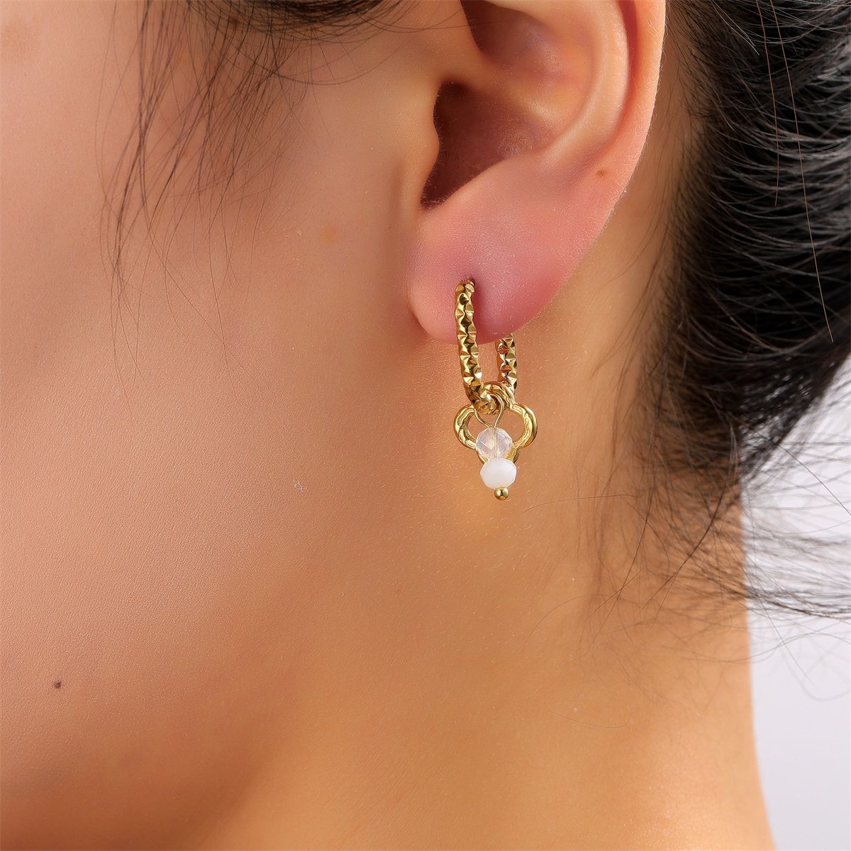 Clover Stone Hoop - White / Gold