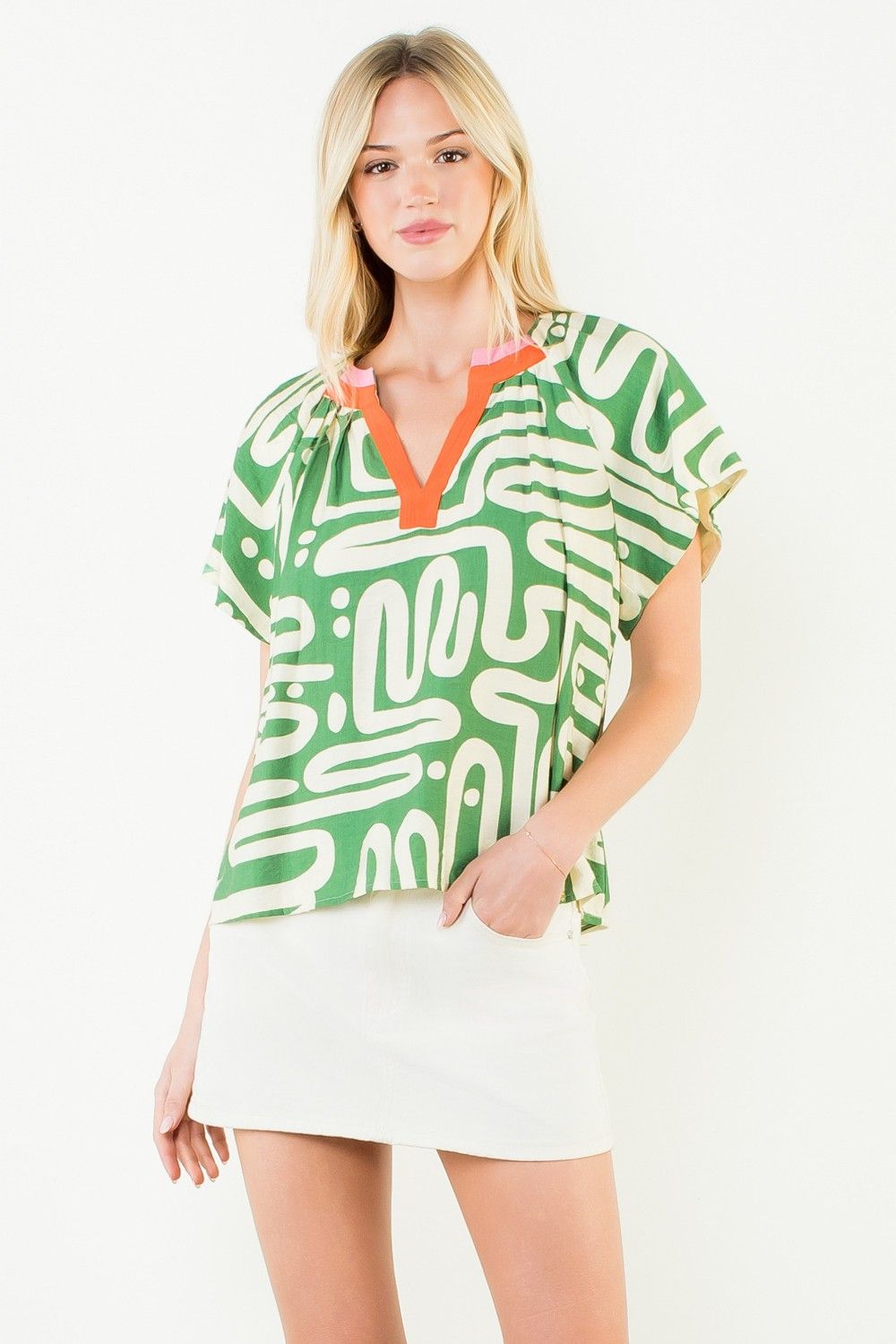 PATTERN VNECK TOP