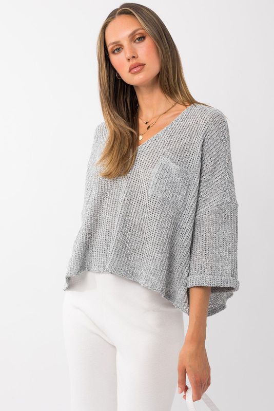 SHORT ROLL-UP SLEEVE V-NECK TOP