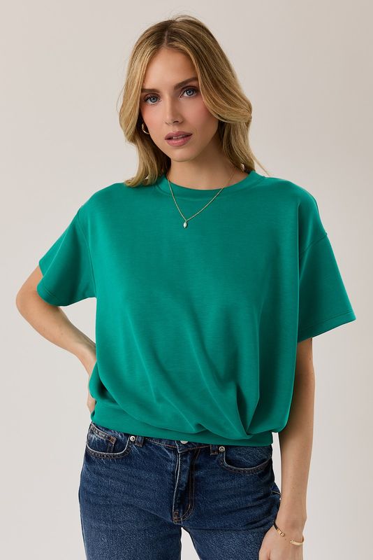 CREW NECK SHORT SLEEVE PLEATED DETAIL