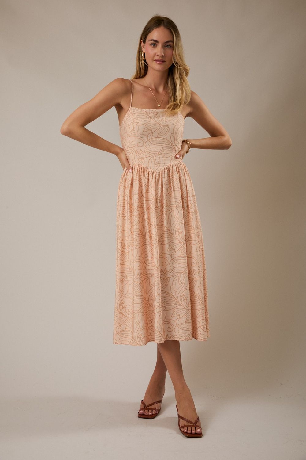 ADJUSTABLE STRAP BACK SMOCKING