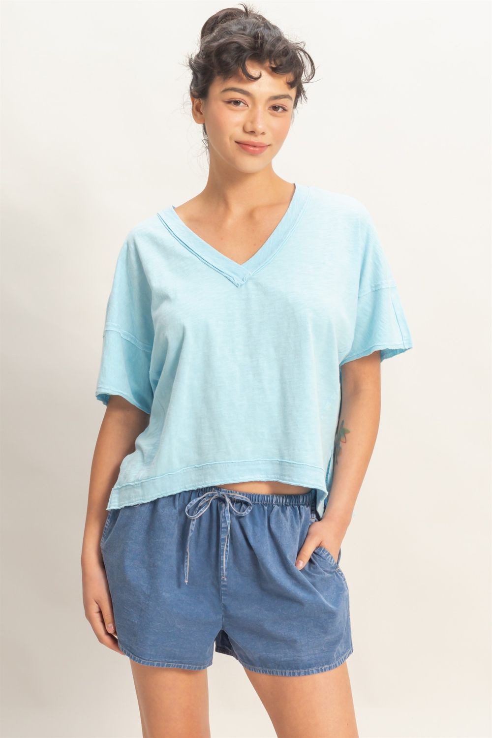 OVERSIZED V-NECK TOP