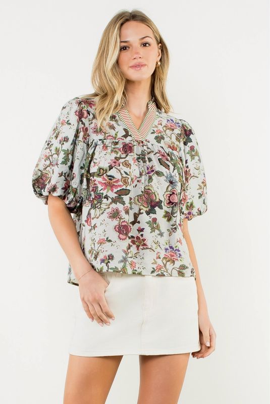 PUFF SLEEVE FLORAL VNECK TOP