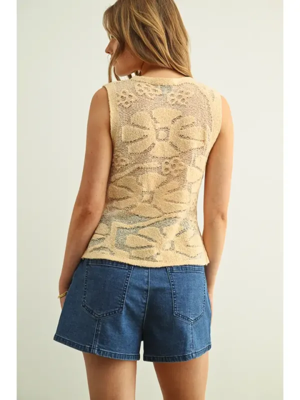 DELICATE FLORAL KNITTED