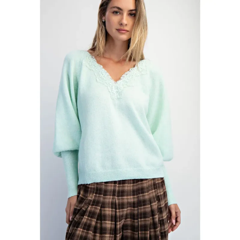 LACE V-NECK  RAGLAN SLEEVES