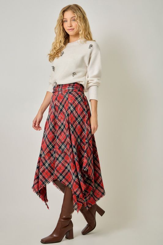 ASYMMETRICAL FRAYED HEM