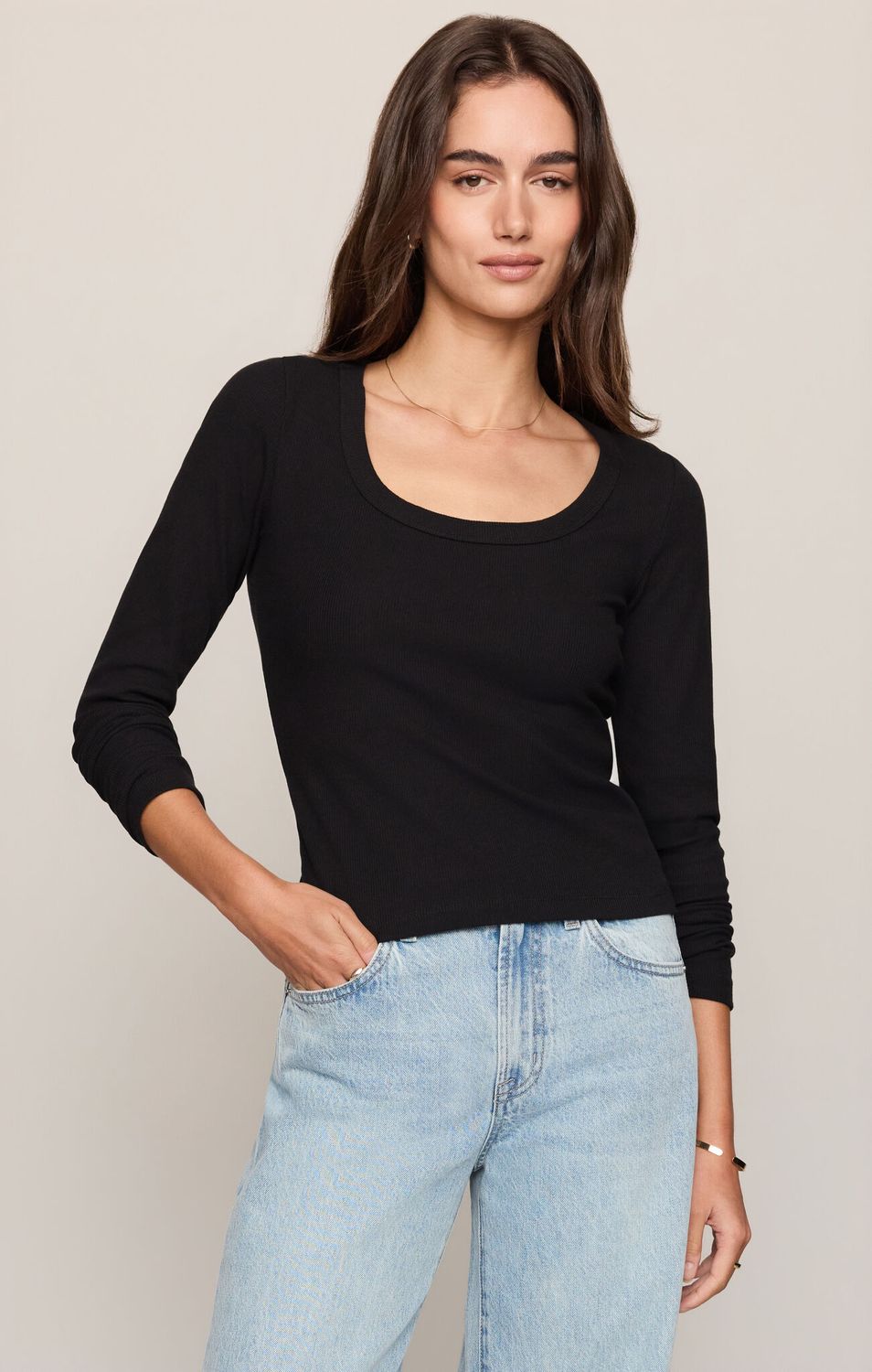 GREYSON SCOOP TEE, Color: BLACK, Size: XS