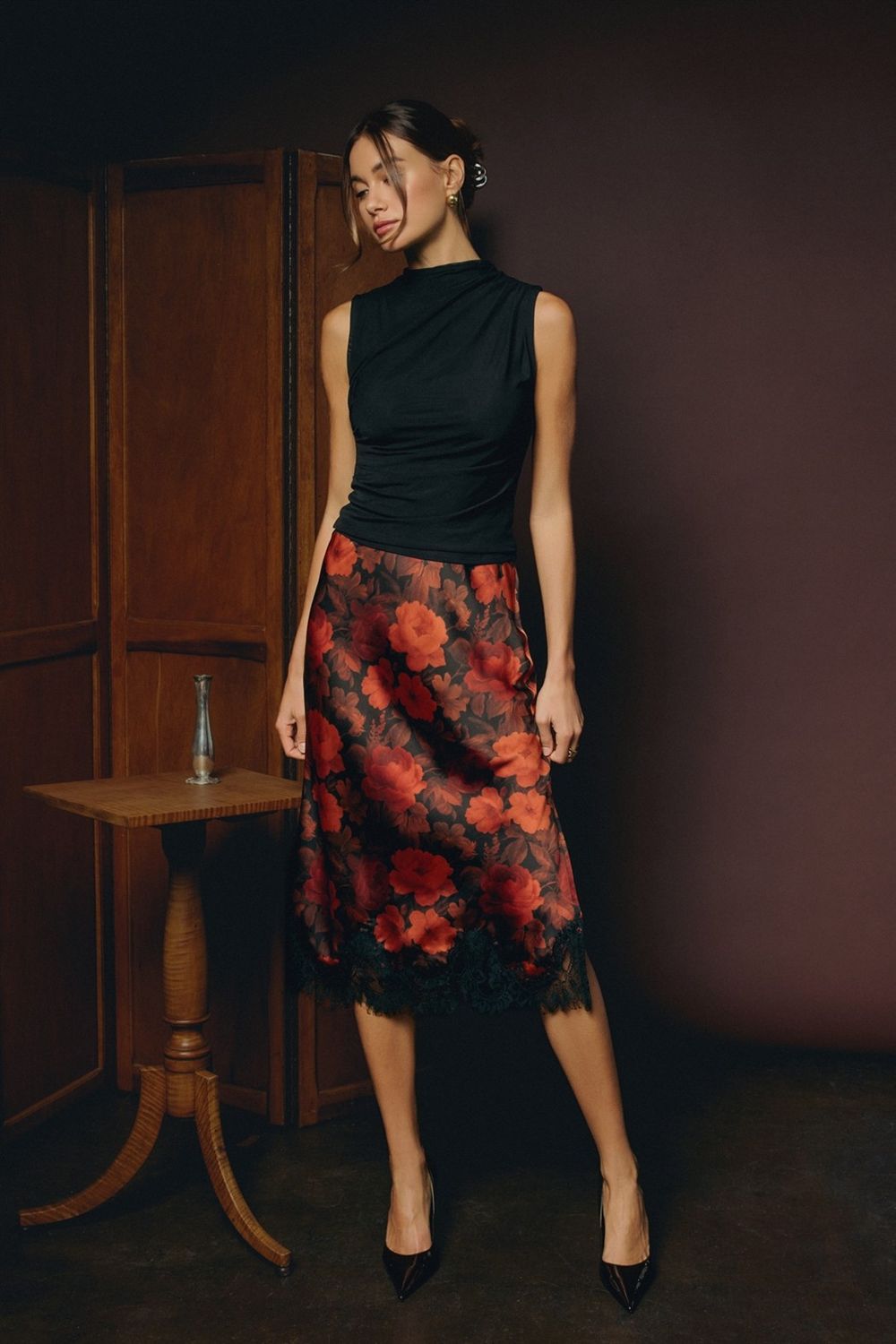 FLORAL SATIN LACE HEM PENCIL SKIRT