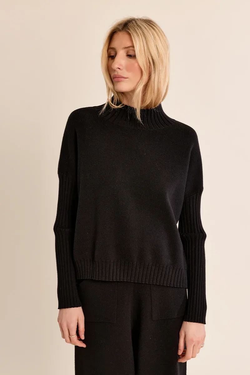 STAND-UP NECK SWEATER, BASIC