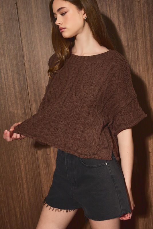 ROUND NECK SHORT SLEEVE SWEATER