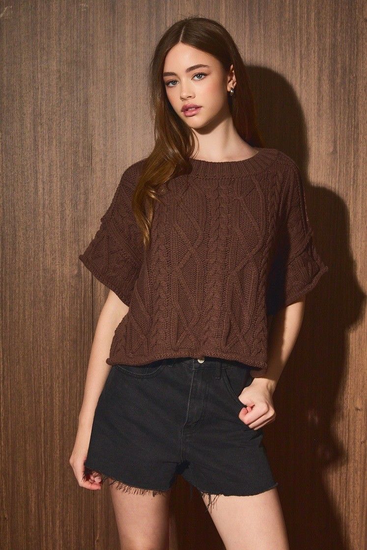 ROUND NECK SHORT SLEEVE SWEATER