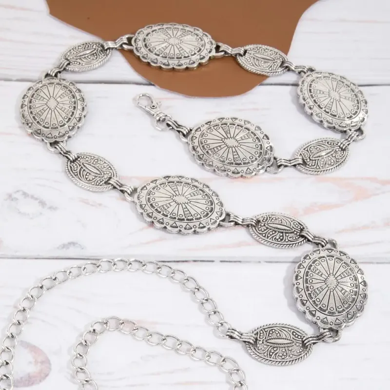OVAL WESTERN CONCHO CHAIN BELT