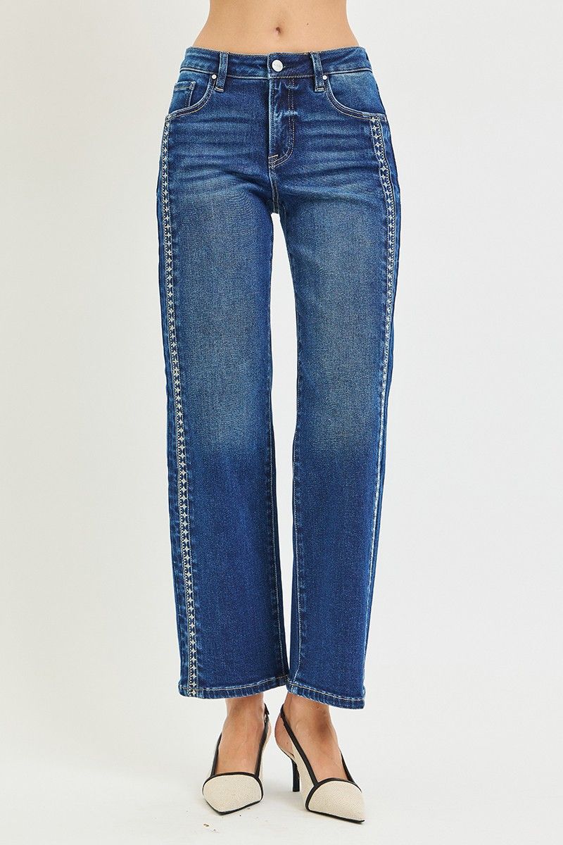 EMBROIDERED DETAIL MID RISE STRAIGHT