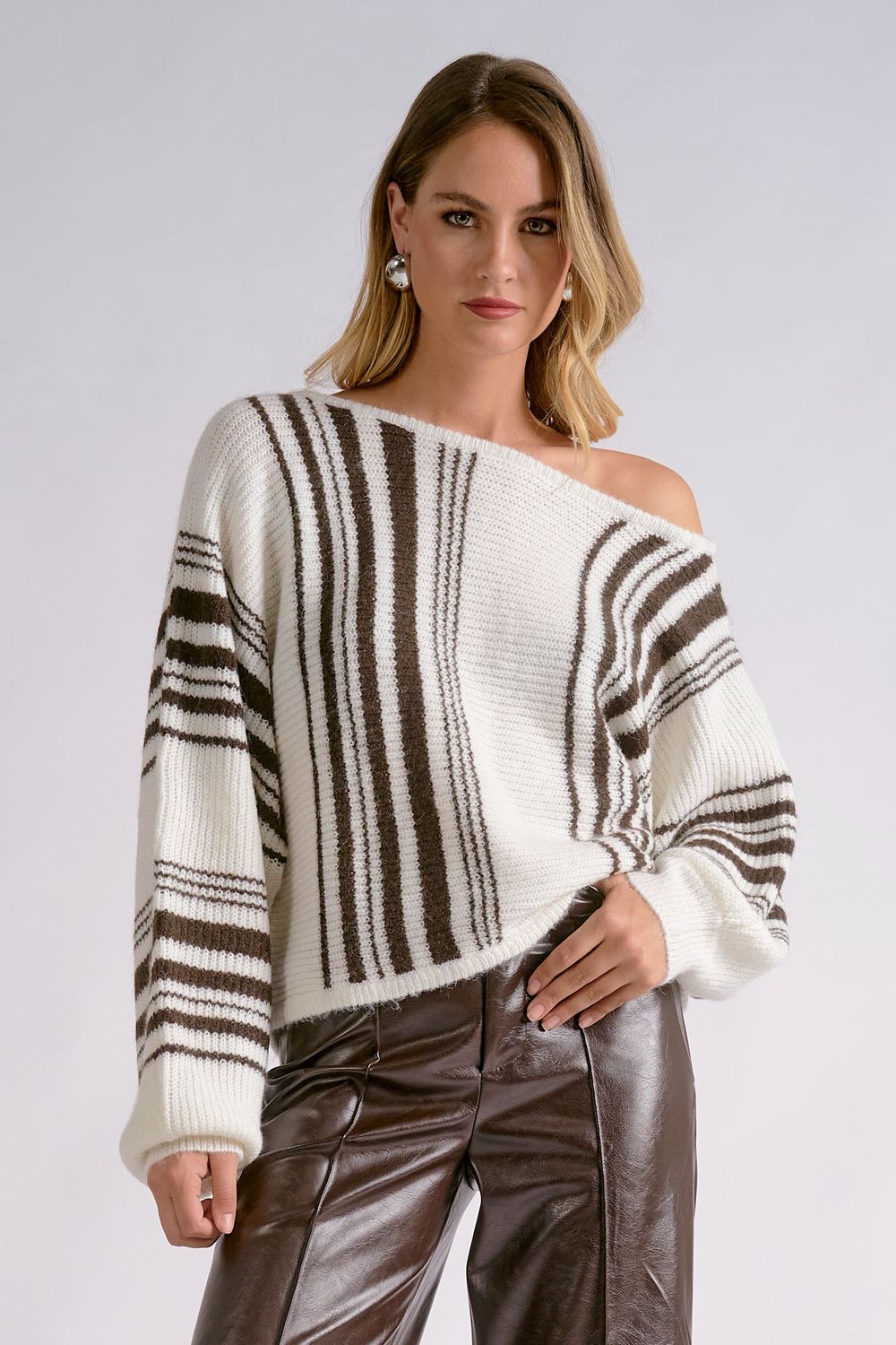OFF SHOULDER SWEATER