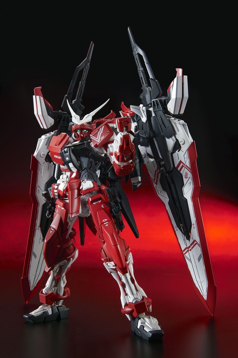 MG 1/100 MBF-02VV Gundam Astray Turn Red