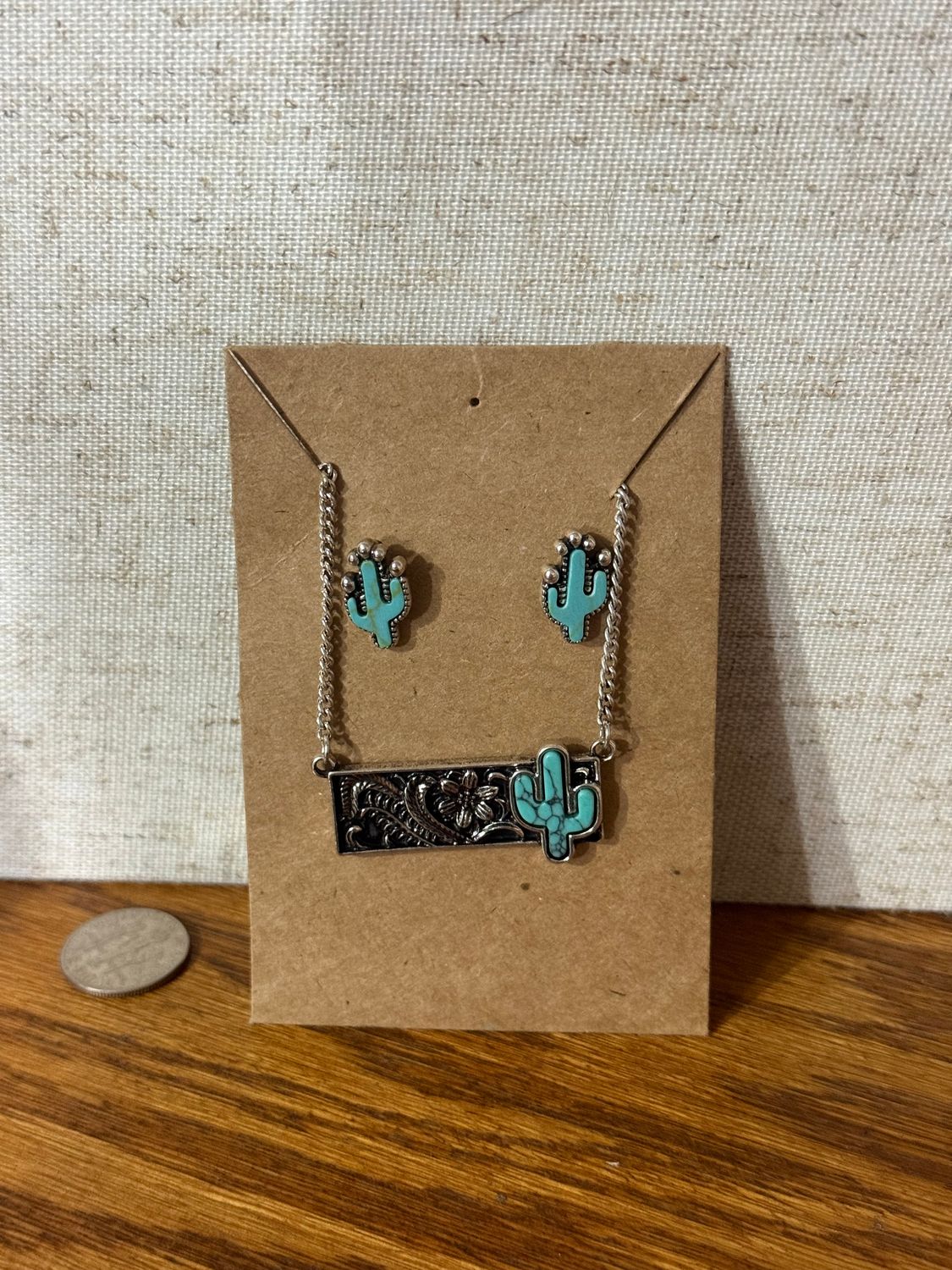 Bar necklace w/cactus &amp; earrings
