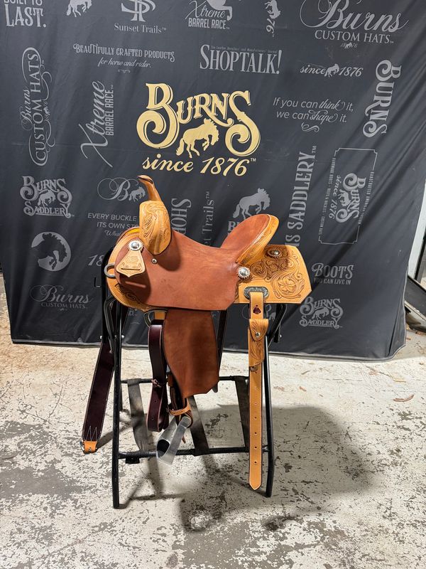 1420HD 1/2 Russet/Chestnut Barrel Saddle w/D Daisy