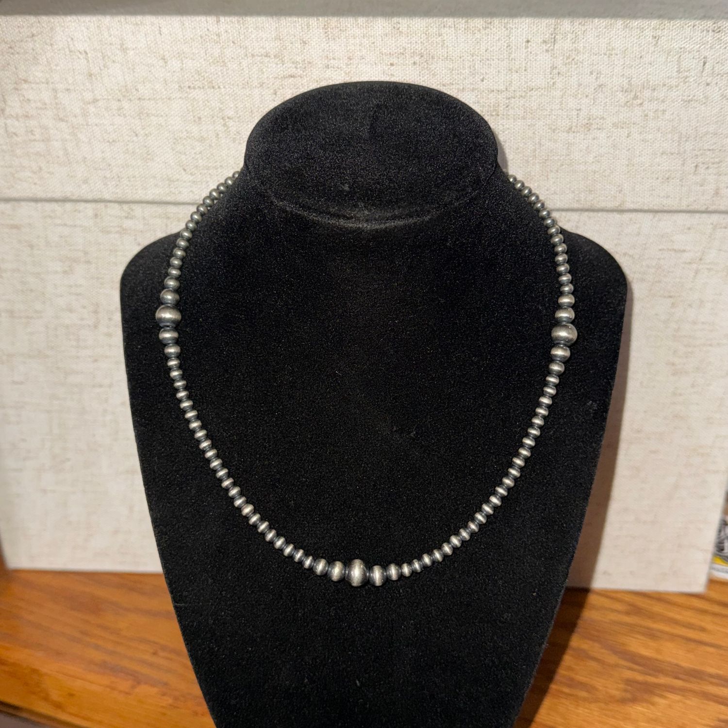 16" Navajo Pearl Necklace w/Triple Bead