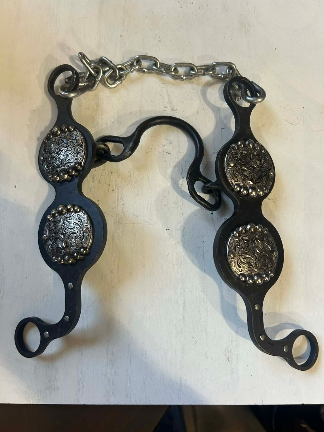 Chain Port Long (silver w/silver dots)