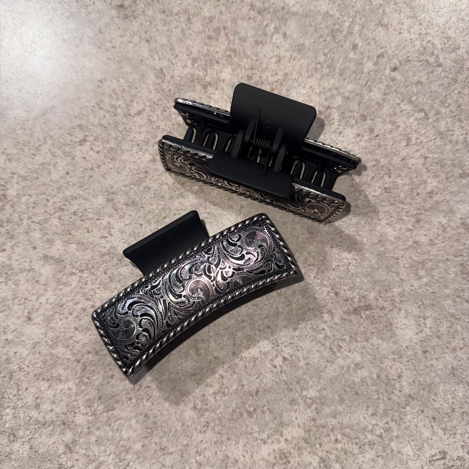 Metal Scroll Claw Clip