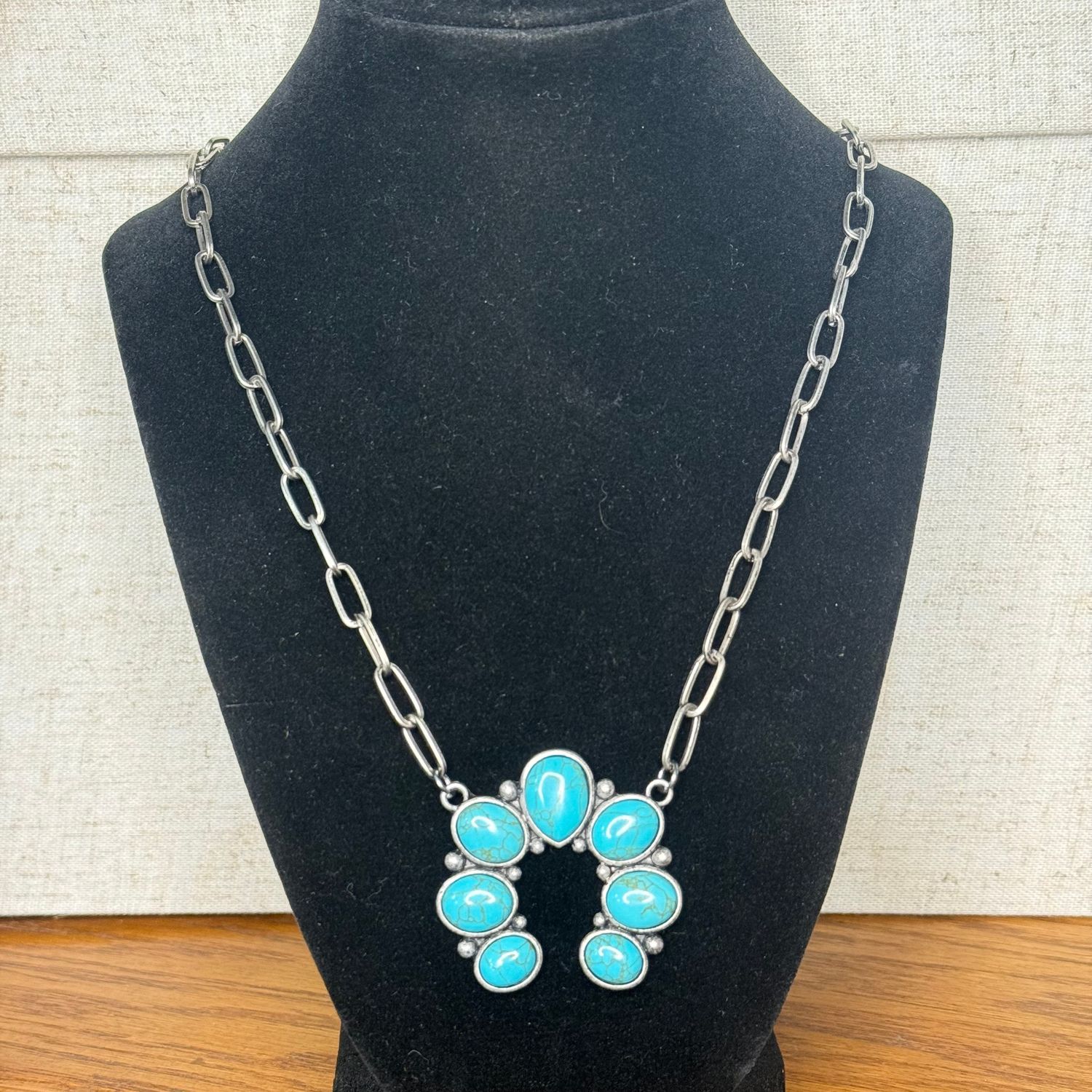 Silver Chain Necklace w/Squash Blossom