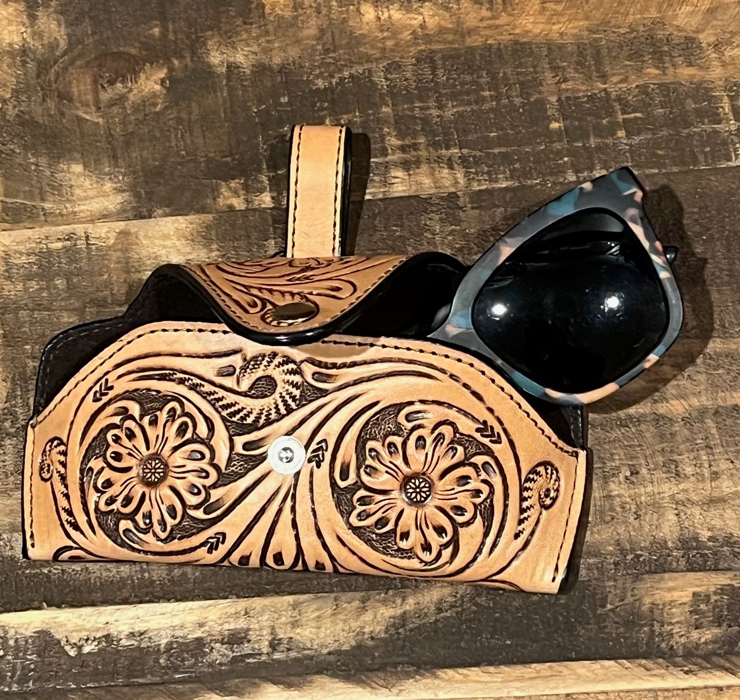 Sunglass Case w/Floral Carving, Color: Brown