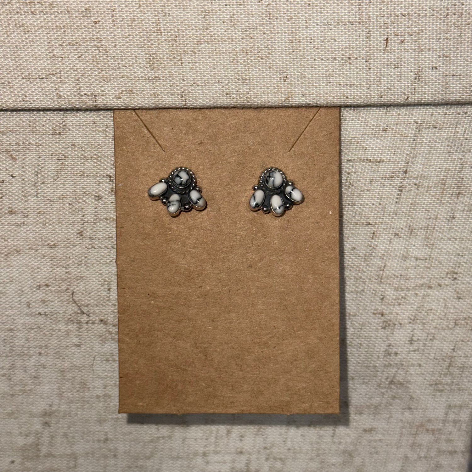 Howlite Sm Half Cluster Rope Earring