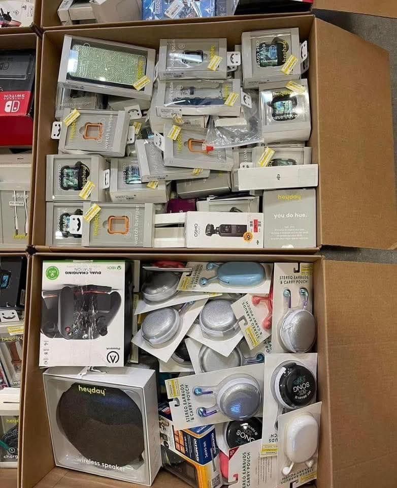 Small Electronics Pallet (500 units per pallet)