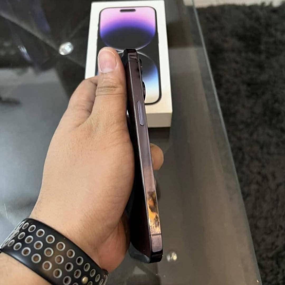 Brand New iPhone 16 Pro Max Pallet (15 pieces per pallet)