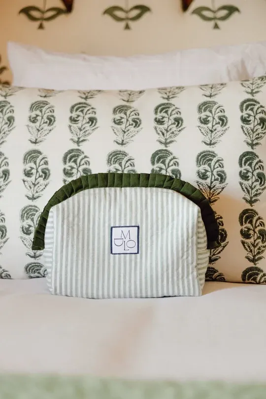 Amy, pouch, green stripes