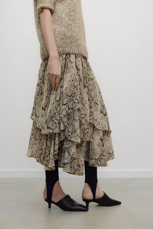 Isley, snake print skirt