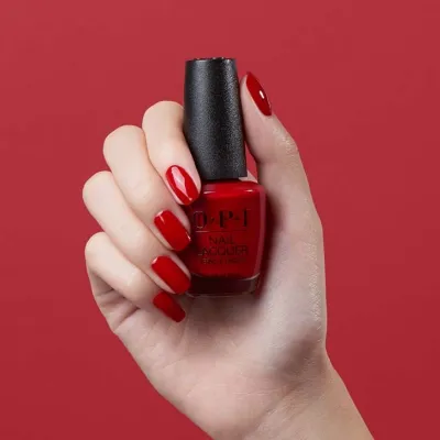 Rode nagellakken voor een opvallende en elegante manicure