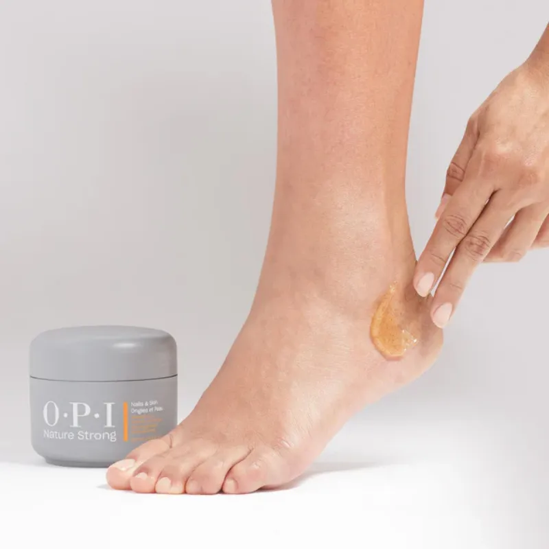 OPI exfoliërende voetenscrub met 95,2% natuurlijke ingrediënten. Vegan verzorging voor droge, ruwe huid met verzachtend effec